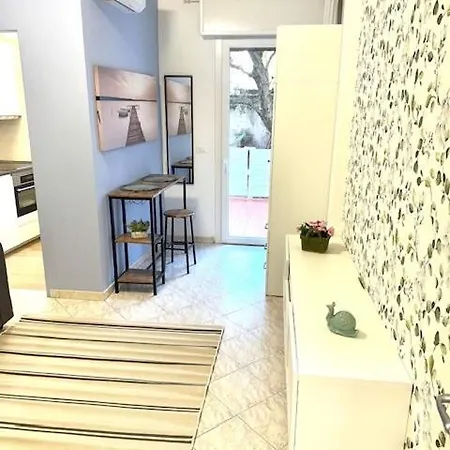 My Dimora Savonarola - Elegant With Garden View شقة